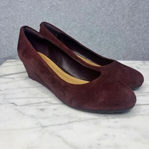 Clarks Artisan Women’s Vendra Bloom Wedge Loafers Burgundy size‎ 8